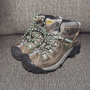 Keen Dark Brown Hiking Boots with Black Accents